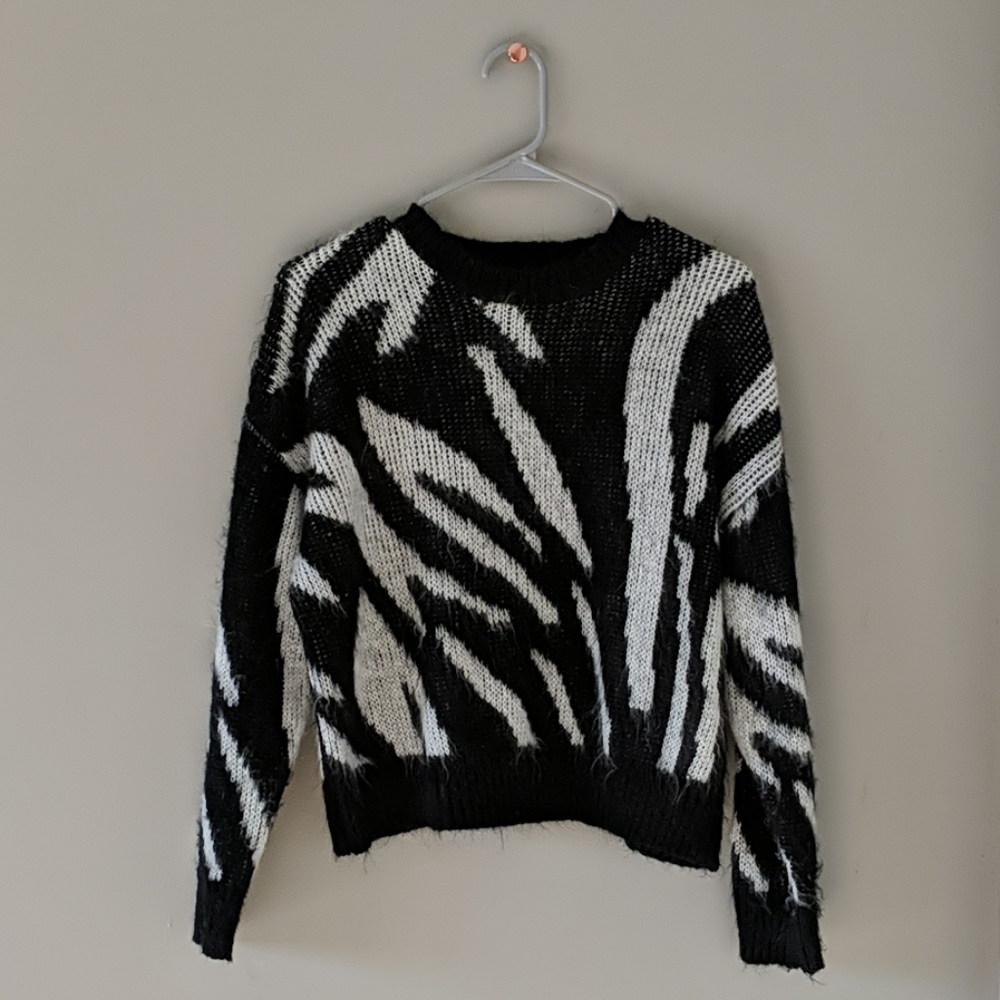 SOLD Fuzzy sweater